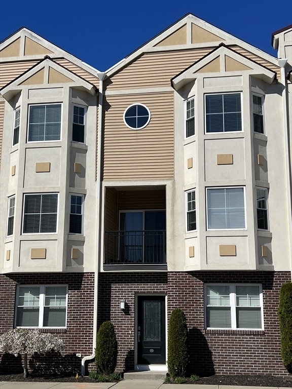 Photo - 2 N Main St Townhome