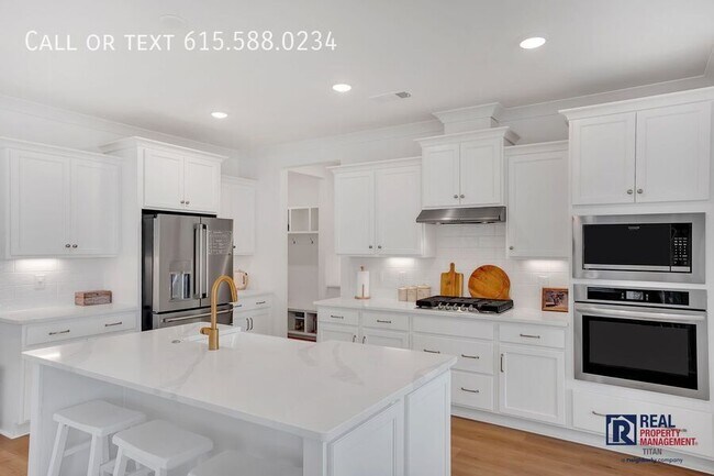 Photo - 613 Conifer Dr