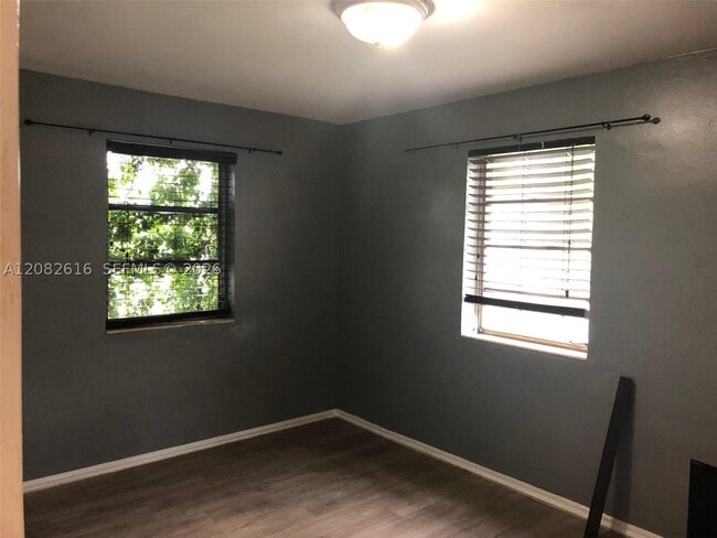 725 SW 8th St Unit A