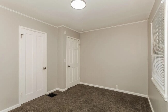 916 Clarence Ave