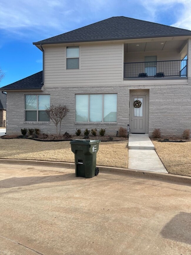 Building Photo - *Fully Furnished* 4 bedroom, 2.5 bathroom, 2 car garage Gated Neighborhood