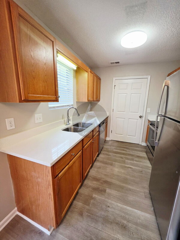 Photo - 102 Westside Chase SW