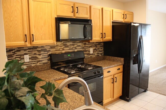 Building Photo - 76 Jamestown Blvd Rental