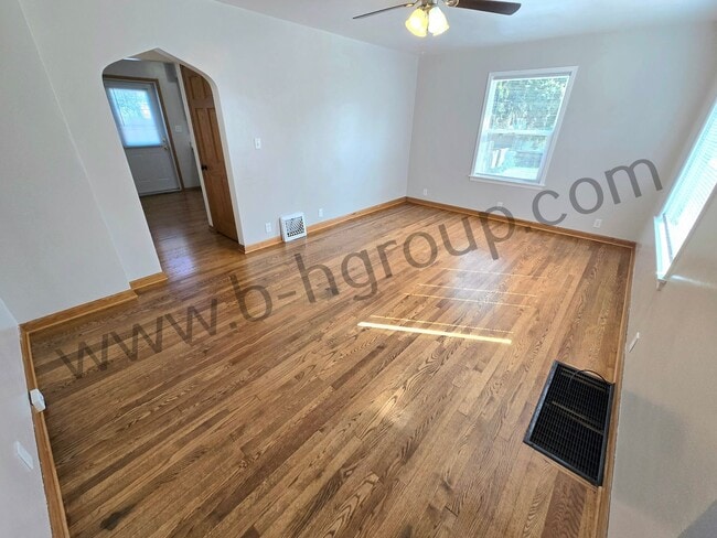 Photo - Washer & Dryer Now Provided