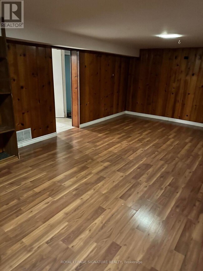 Photo - 7 Limevale Crescent