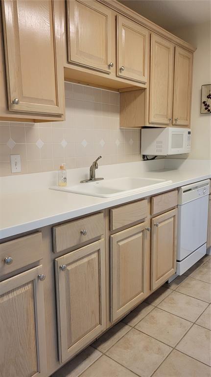 Photo - 750 N Tamiami Trail Unit 405