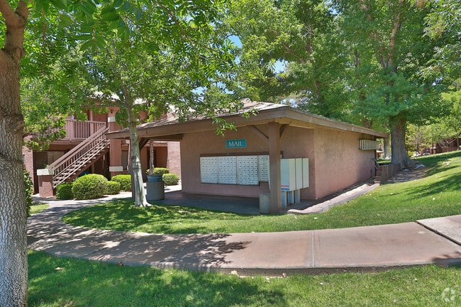 Highland Woods Apartments