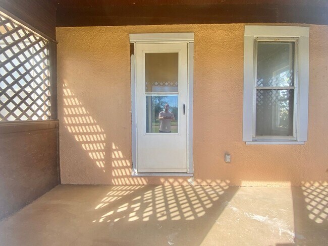 Photo - Available now 3 bed 1.5 bath in Slaton
