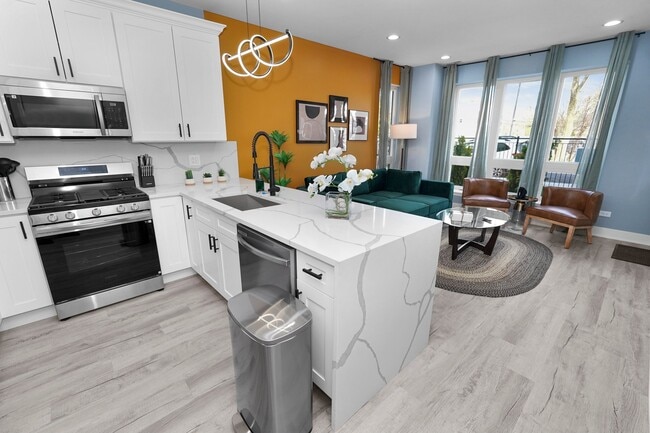 1358 S Fairfield Ave Unit 1