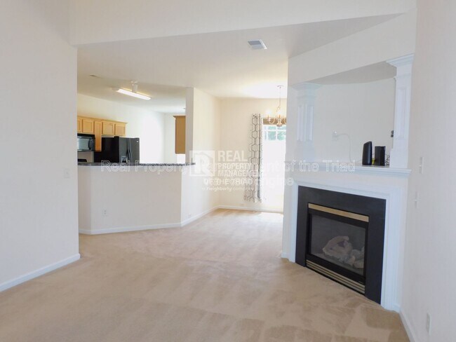 Photo - 1017 Hawick Dr