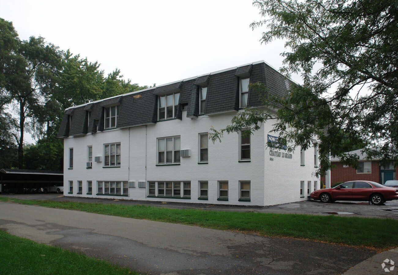 Photo - Chateau Le Grand Apartments