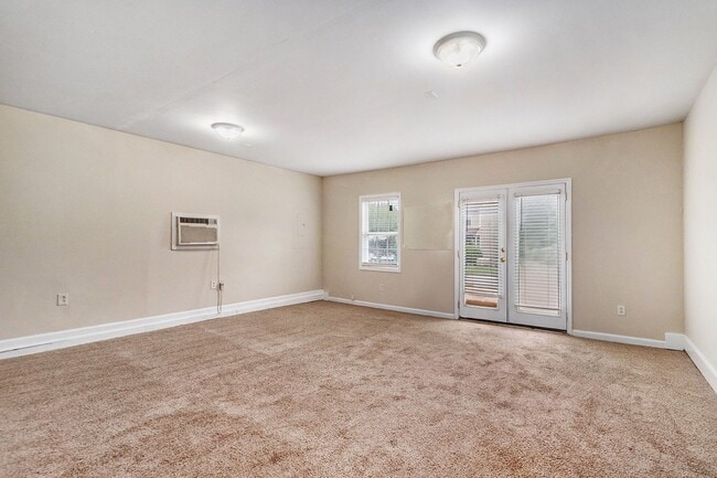 Photo - 4474 Thornwood Crescent