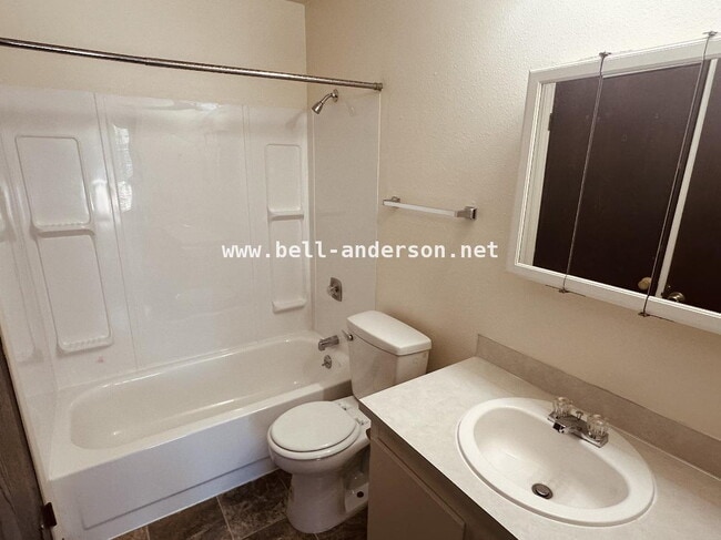 Photo - 1 Bedroom 1 Bath Available for Immediate Move In- Ask About Our Rent Special! Unit 28A