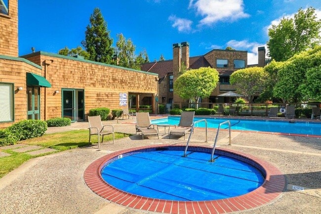 Photo - 55 Cove Ln