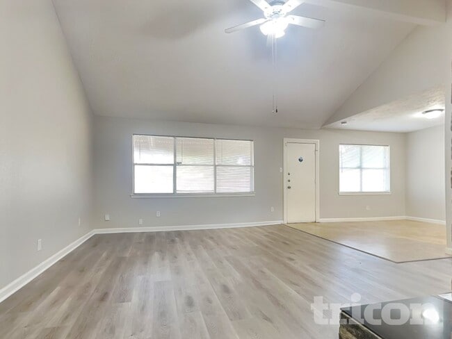 Photo - 2047 Lexington Woods Dr