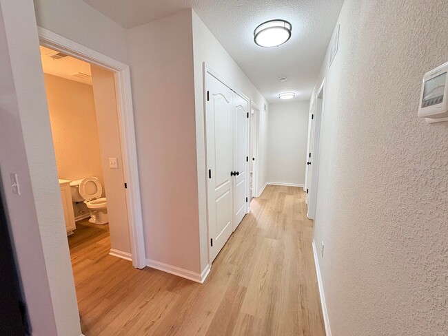 Photo - 118-122 SW Rock Garden St Unidad 122 Rock Garden