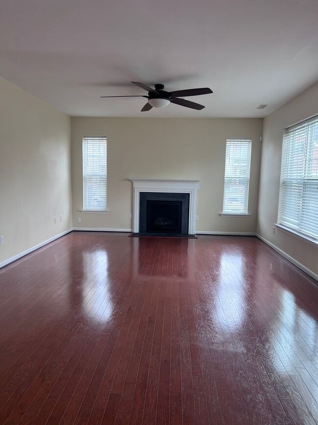 Photo - 13 Hampshire Glen Pkwy