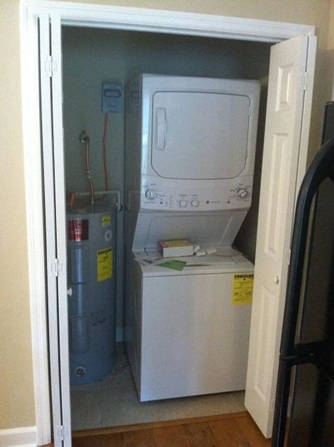 Photo - 1 Bed 1 Bath Cottage! Available August 2026!!