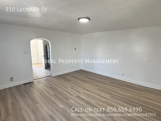 Photo - 910 Leonard St