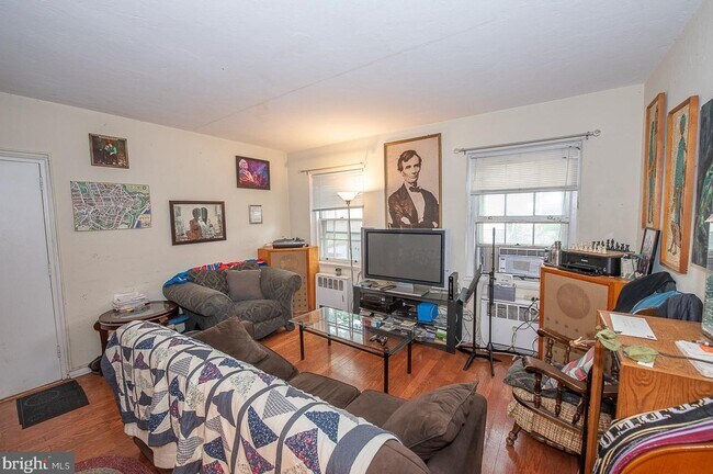 Photo - 737 Melon Plz Unidad A