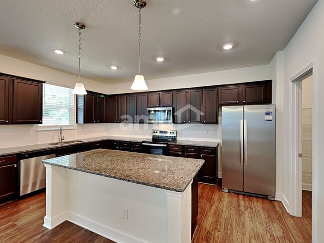 Photo - 105 Moultrie Crossing Ln