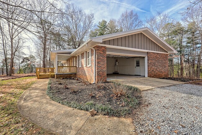 Photo - 3455 Hwy 441 House