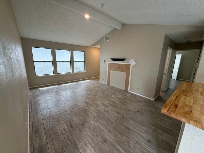 Photo - 1204 Greenbriar Loop