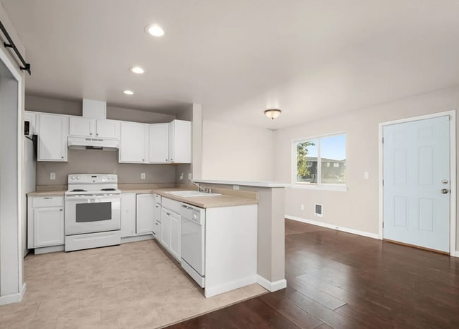 Photo - 3508 S 45th St Unit 1