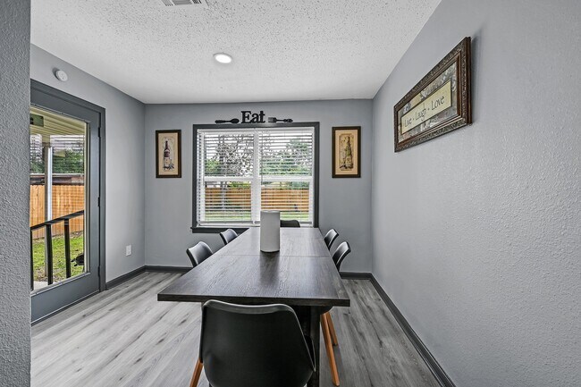Photo - 4406 Edison St
