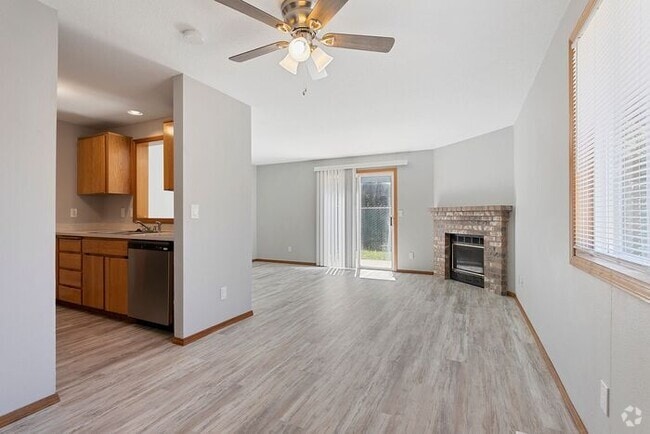 Building Photo - 3 bedroom townhouse with Garage!! Wont las...