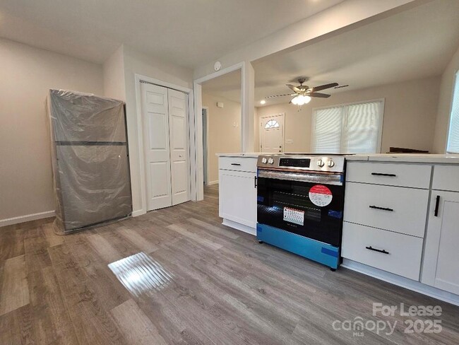 Photo - 2507 Moreland St