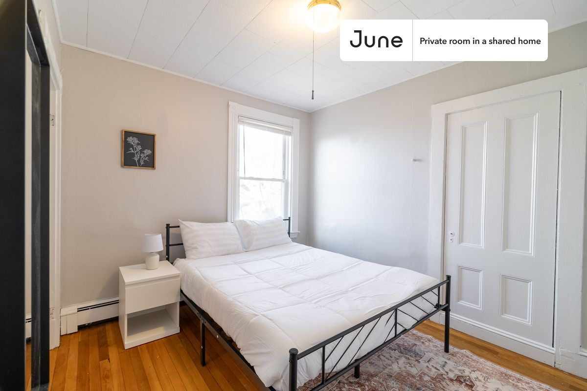 Private bedroom in 4 bed/1 bath Home - Private bedroom in 4 bed/1 bath Home