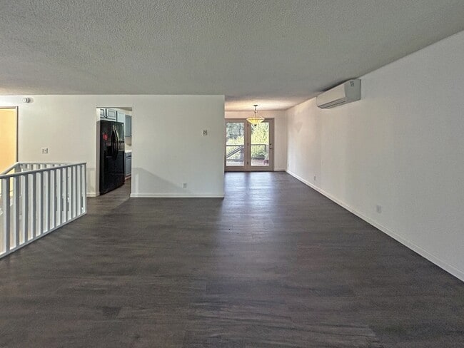 Photo - 505 Empress Ave