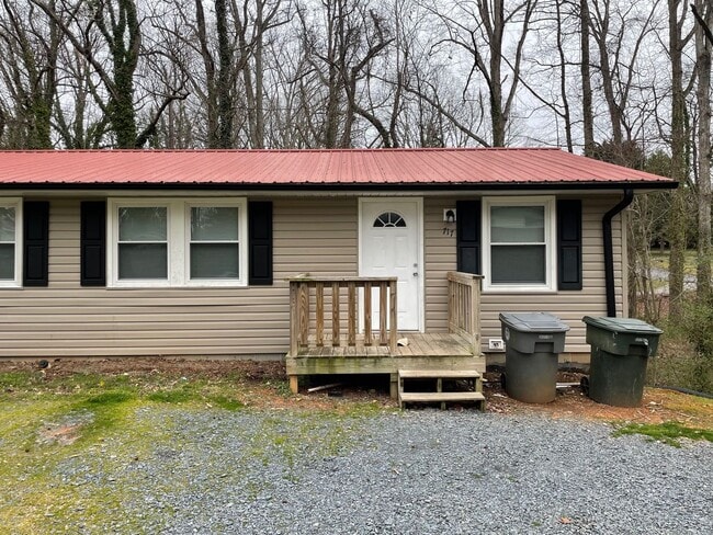 Building Photo - 615 Unit 717 GLENWOOD ROAD