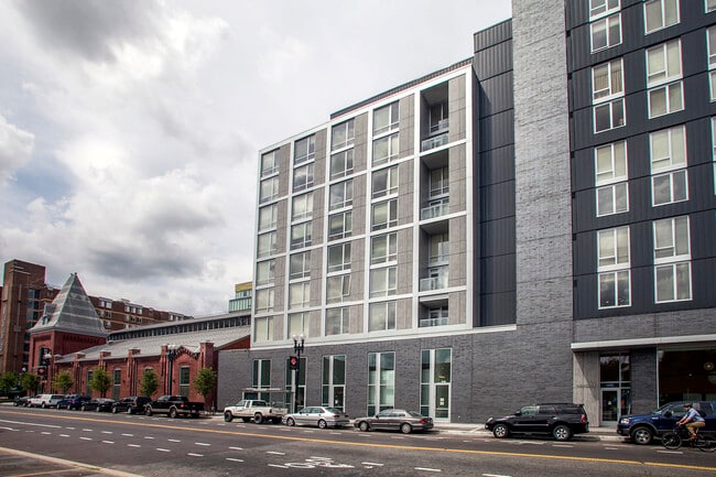 Photo - Hodge on 7th