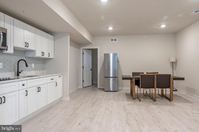 Photo - 402 Mdw Crk Dr