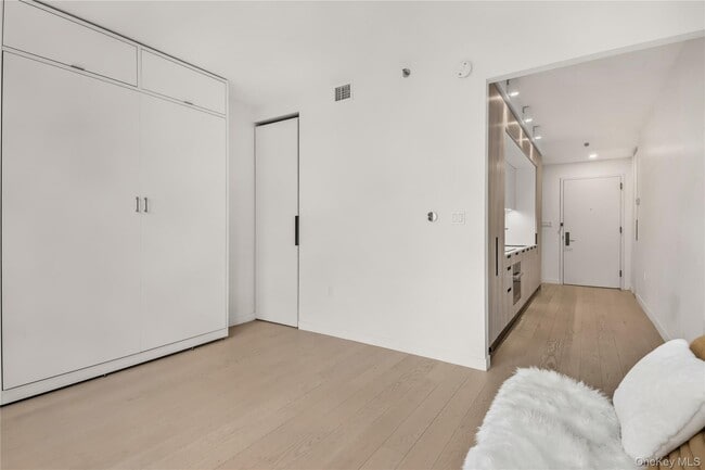 Photo - 181 E 101st St Unidad 804