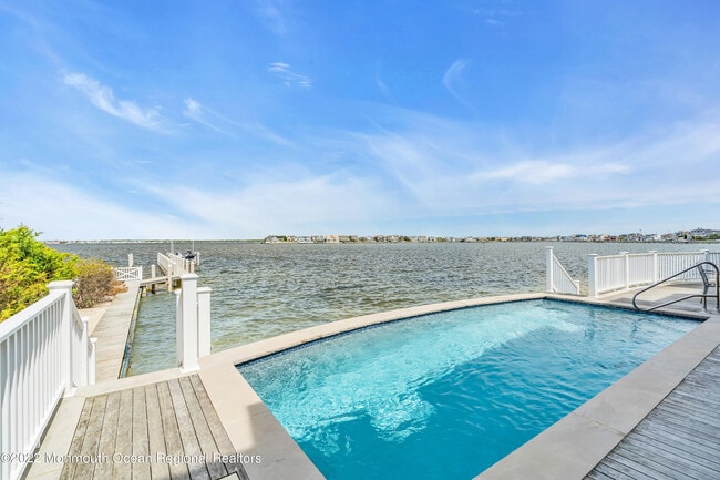 Photo - 459 Normandy Dr
