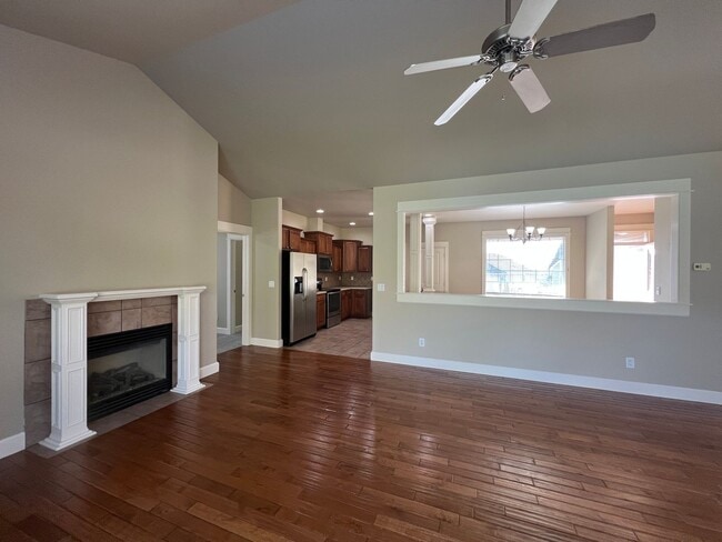 Photo - 8707 MacLaren Ave