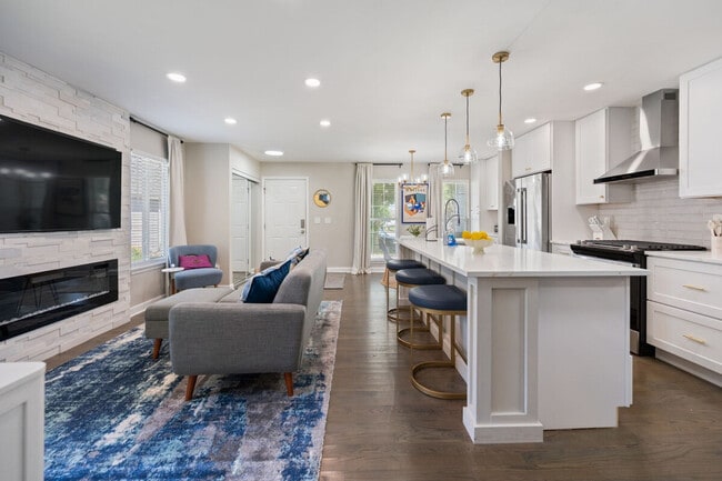 Photo - 22051 W Taylor Rd Unit SI ID1285046P