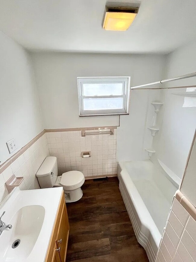 Photo - 1021 W Virginia Ave