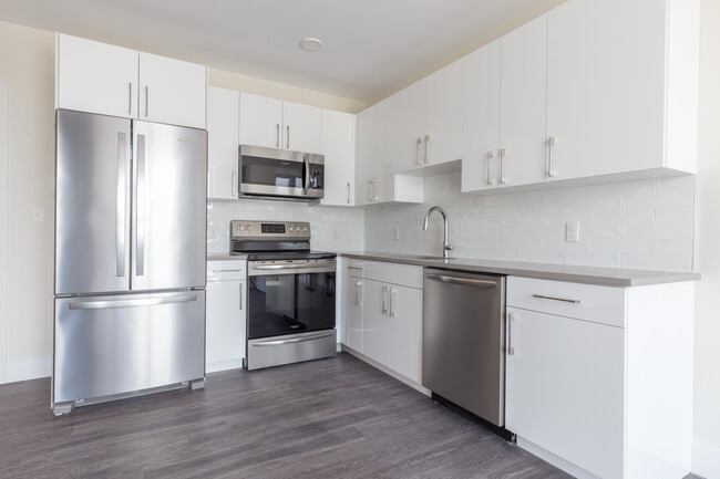 Photo - 1047 Tremont St Apartments