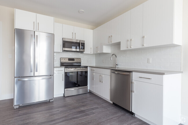 Building Photo - 1047 Tremont St Rental