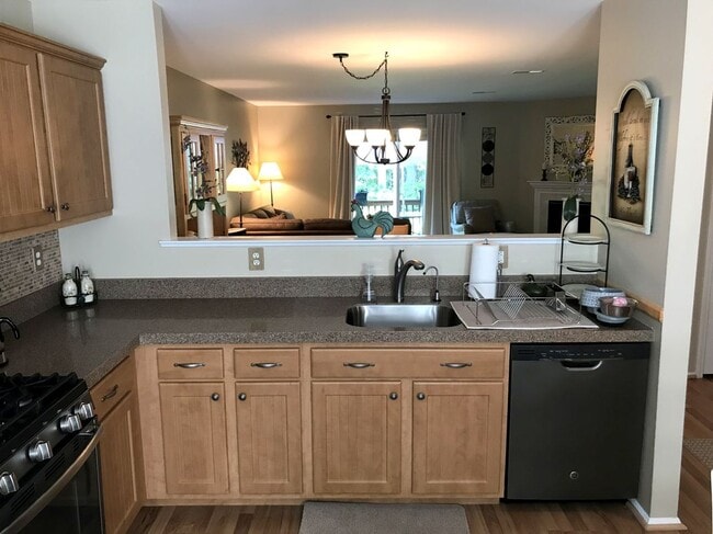 Photo - 101 Lexington Ct