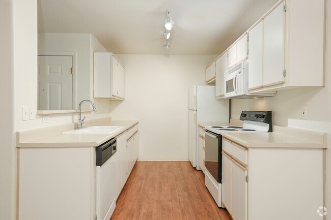 2BR , 1BA - 855SF - Kitchen - Woodview