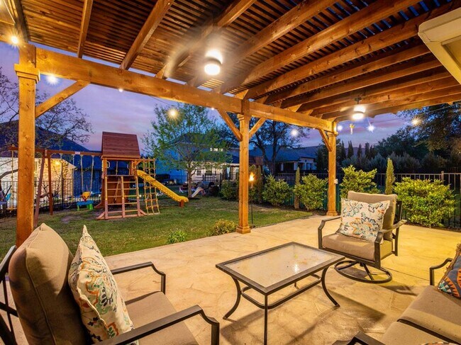 Photo - 3401 Venezia View