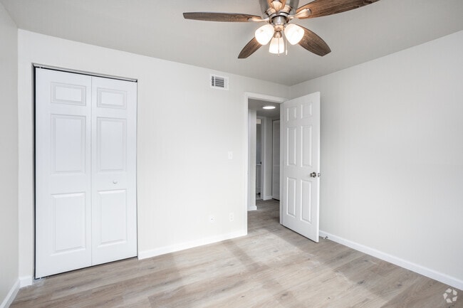 2BR, 1BA - 890SF - Primary Bedroom