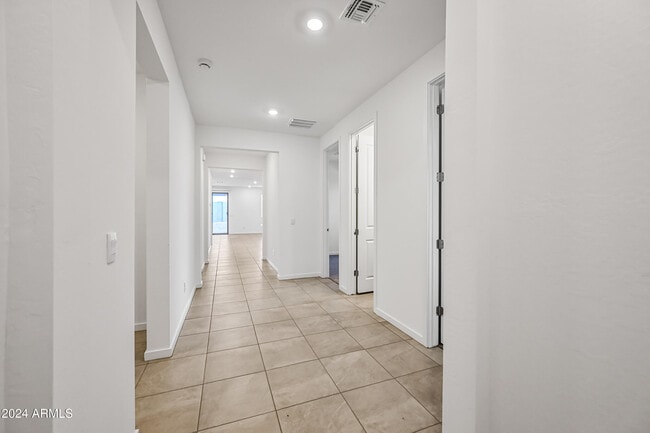 Photo - 25146 W Bowker St