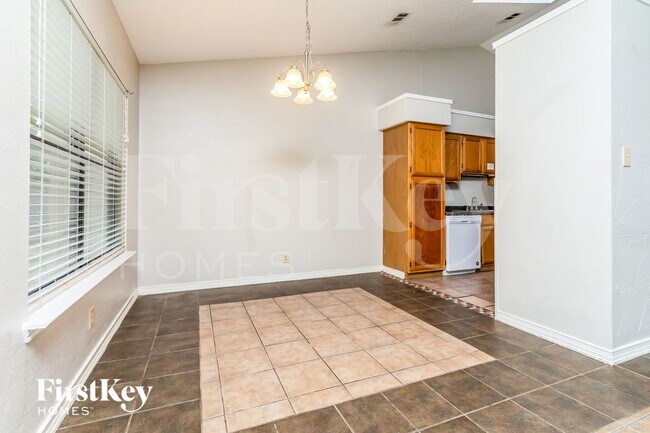 Photo - 7440 Creekfall Dr