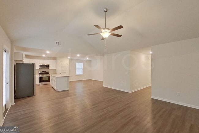 Photo - 114 Western Red Cedar Dr